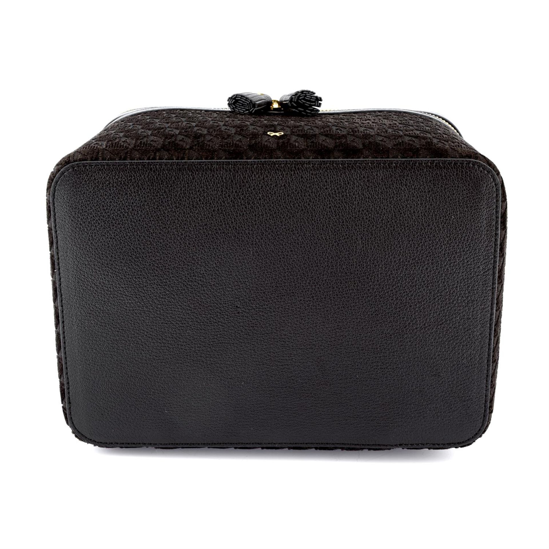 ANYA HINDMARCH - a chocolate brown velvet vanity case. - Bild 4 aus 4