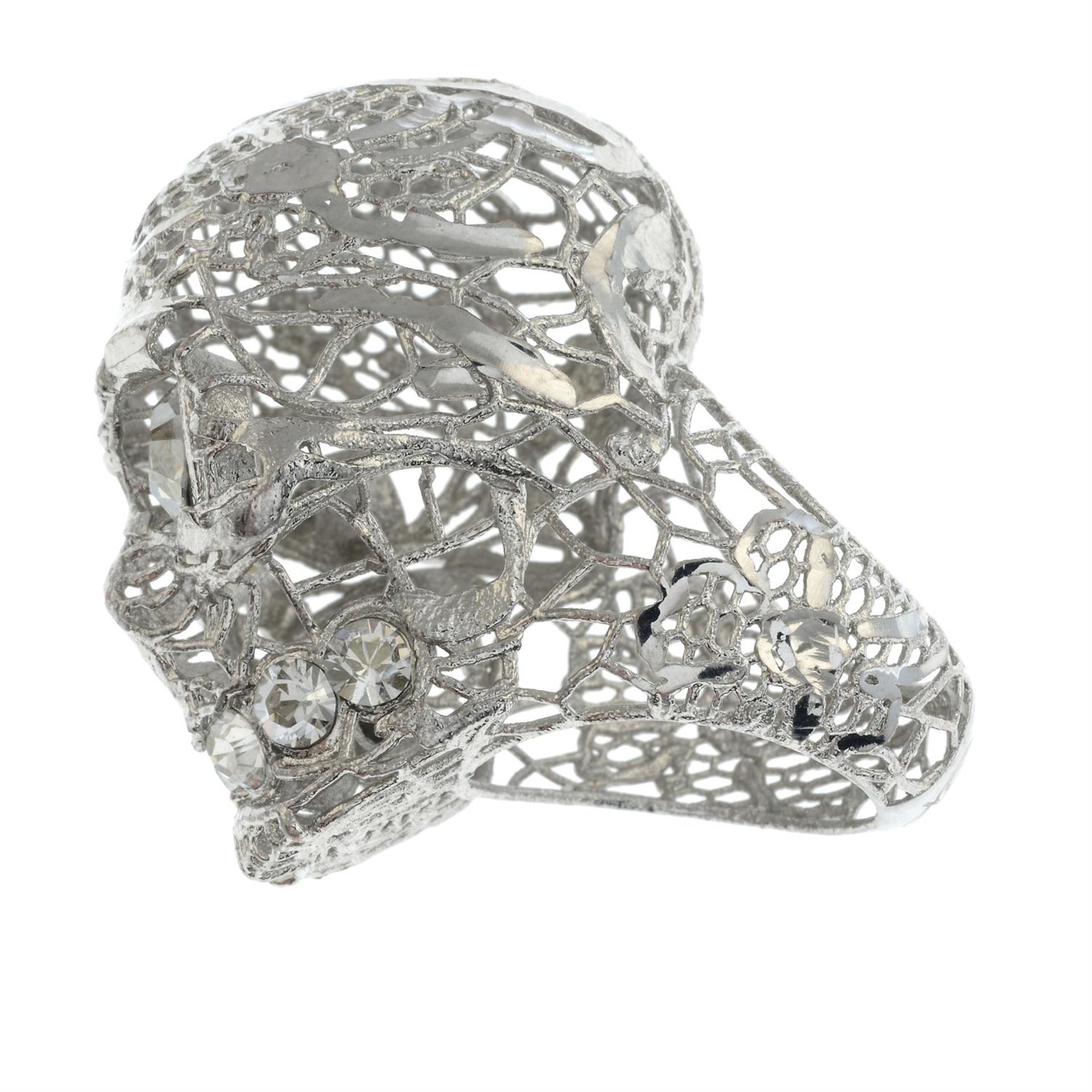 ALEXANDER MCQUEEN - a filigree skull ring. - Image 2 of 3