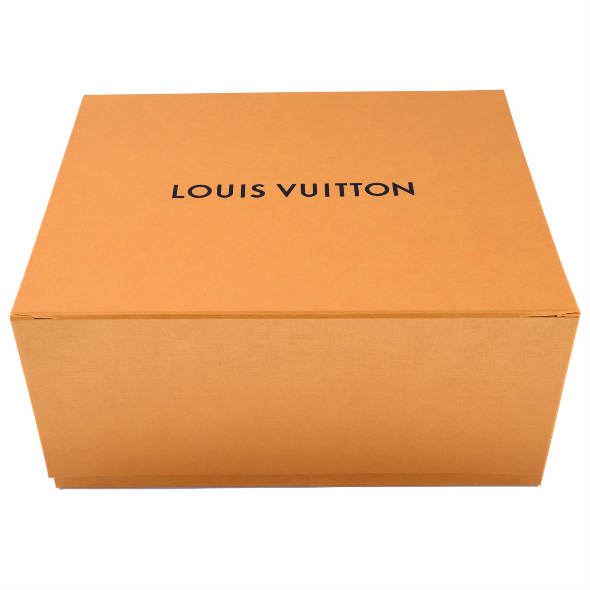 LOUIS VUITTON - a black Epi leather NeoNoe. - Image 5 of 5