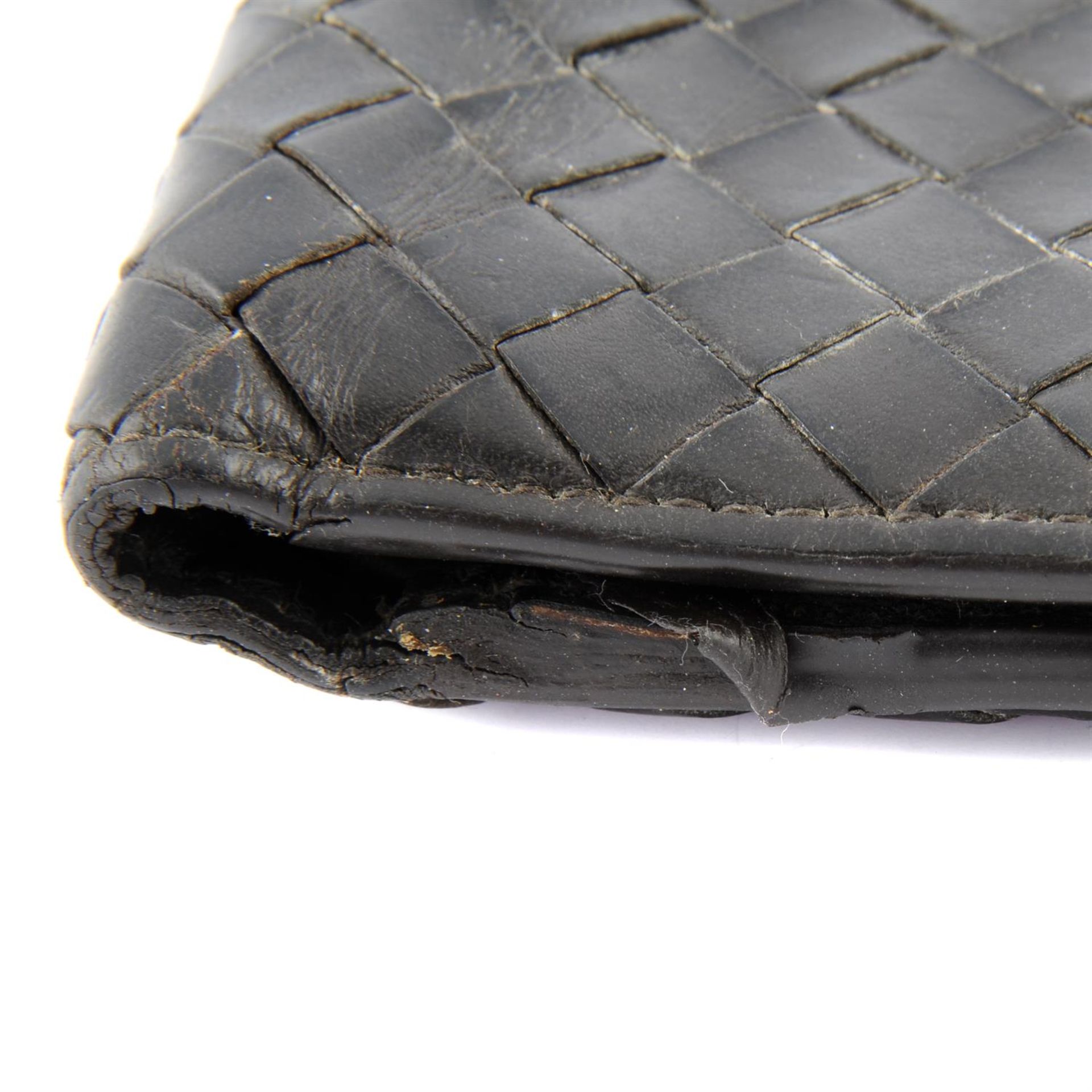 BOTTEGA VENETA - a Intrecciato leather Bifold wallet. - Bild 4 aus 4