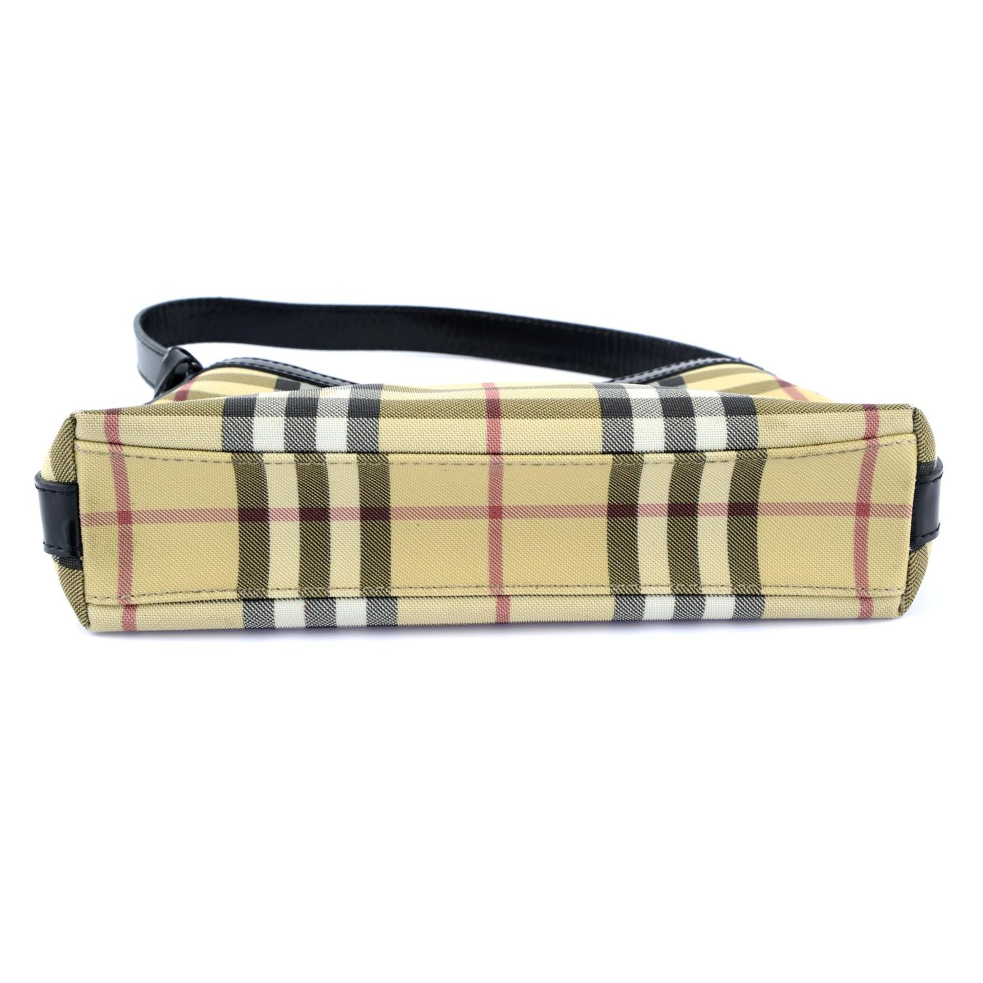 BURBERRY - a Nova check small shoulder bag. - Image 4 of 4