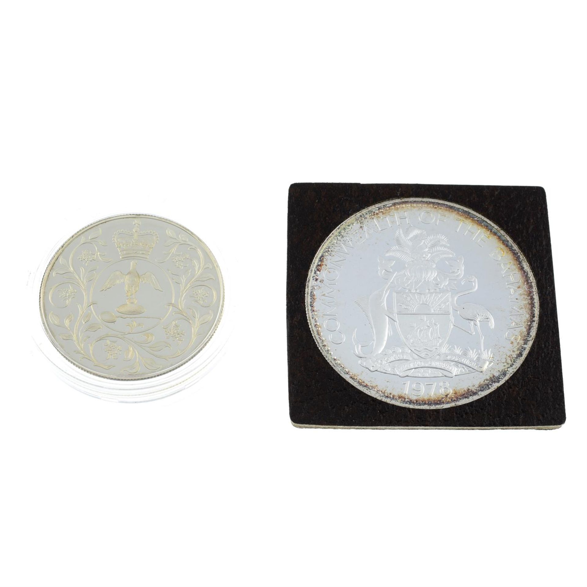 Bahamas, Elizabeth II, proof silver 10-Dollars 1978, together with British proof Silver Jubilee - Bild 3 aus 3