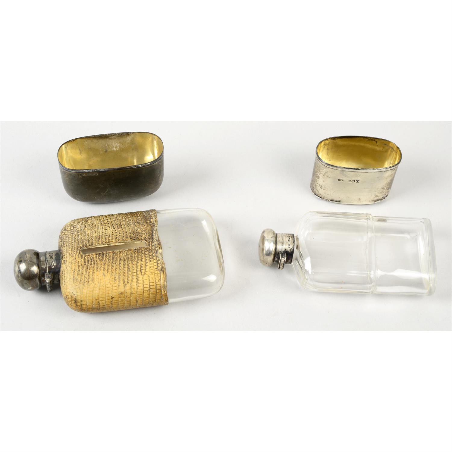 A late Victorian silver mounted & glass hip flask; together with an Edwardian example. (2). - Image 4 of 4