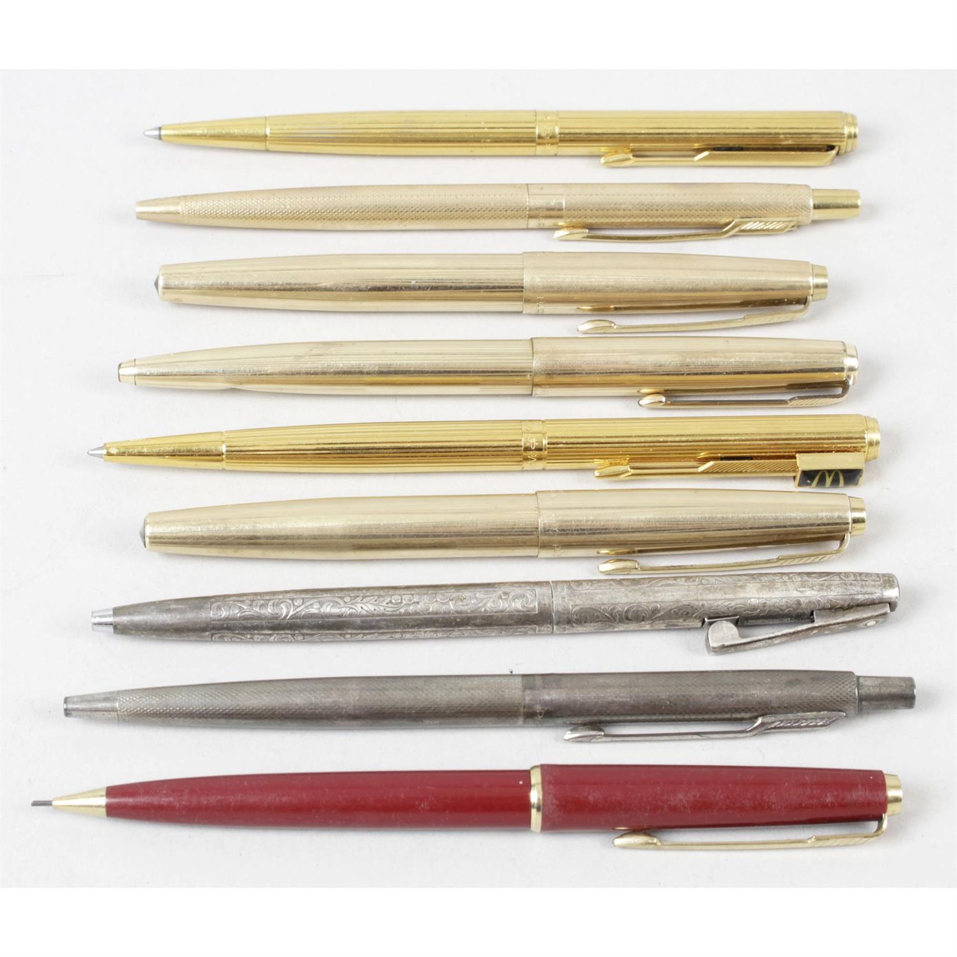 A mixed selection of eight assorted pens, to include Sheaffer and Parker examples.