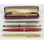 A mixed selection of assorted pens, to include Yard-O-Led, Parker and Sheaffer examples, etc. (5)