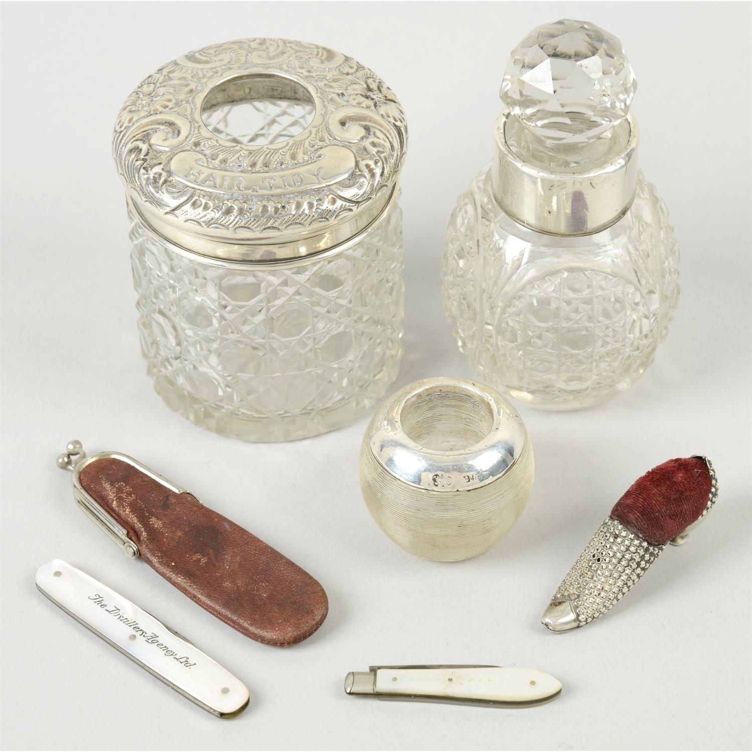 A selection of mainly novelty items to include a late Victorian sovereign case & vesta case, - Image 4 of 5