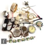 A small parcel lot of assorted costume jewellery to include a plated Albert chain, beads, a gilt