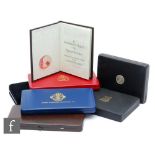 Elizabeth II - Isle of Man 1980 silver coin proof set, 1974 Commonwealth of the Bahamas silver and