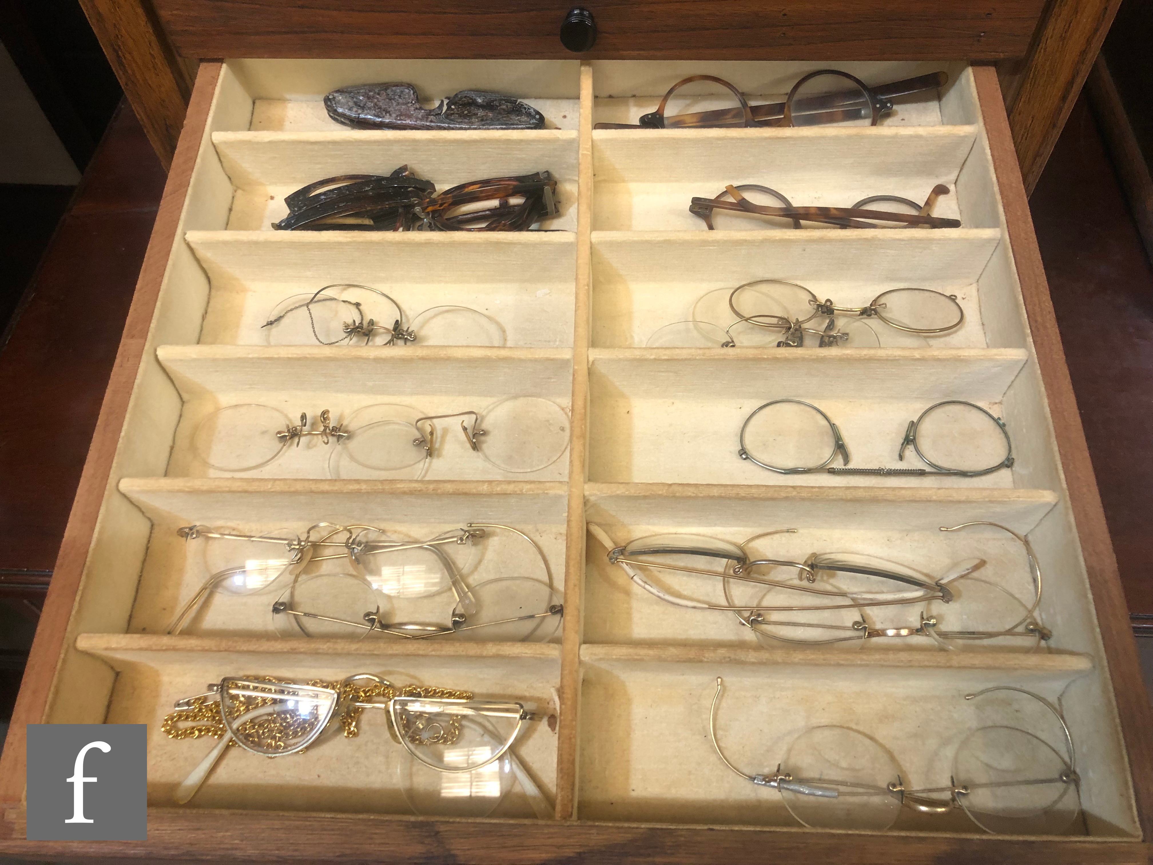 A large collection of 19th and 20th Century spectacles to include metal framed and simulated - Image 6 of 7