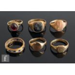 Six assorted 9ct hallmarked rings to include four signet and stone set examples etc, total weight