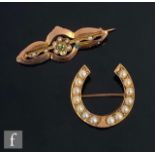 An early 20th Century 9ct horseshoe split pearl set brooch, weight 5g, width 2.5cm, unmarked, with a