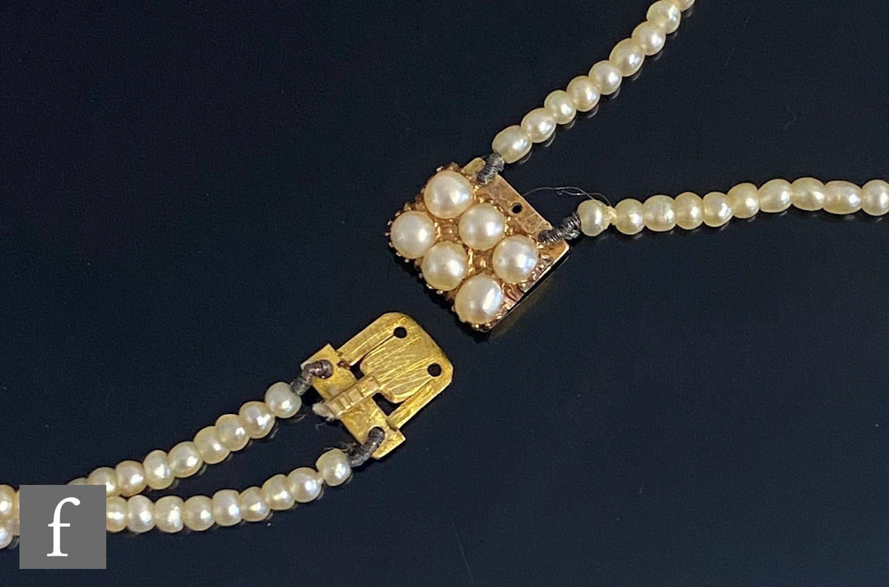 A cased 19th Century seed and mother of pearl choker comprising a central pierced cluster flanked by - Image 7 of 9
