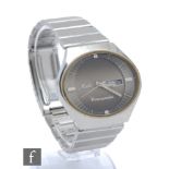 A mid 20th Century modern gentleman's stainless steel Mido automatic wristwatch with white batons,