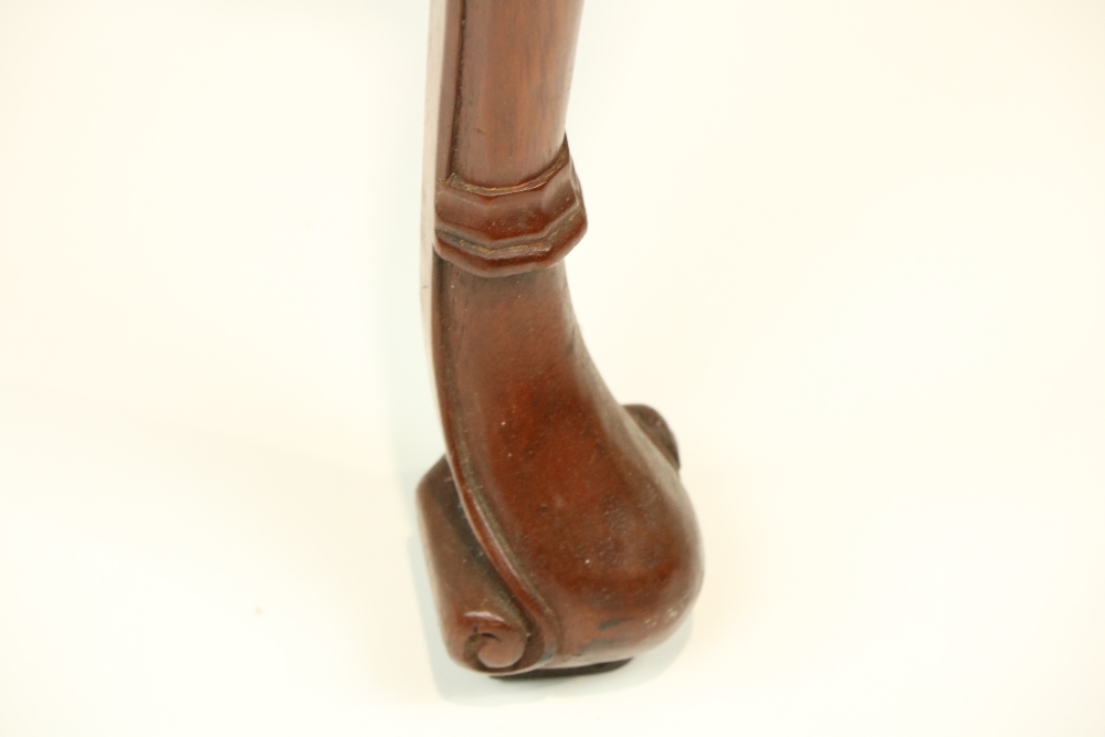 An Irish George III period mahogany Side or Console Table, the rectangular top with a moulded edge - Bild 4 aus 5