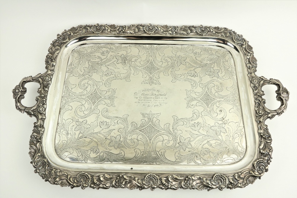 Waterford: A large decorative silver plated Serving Tray, with embossed floral edge and open - Bild 2 aus 4