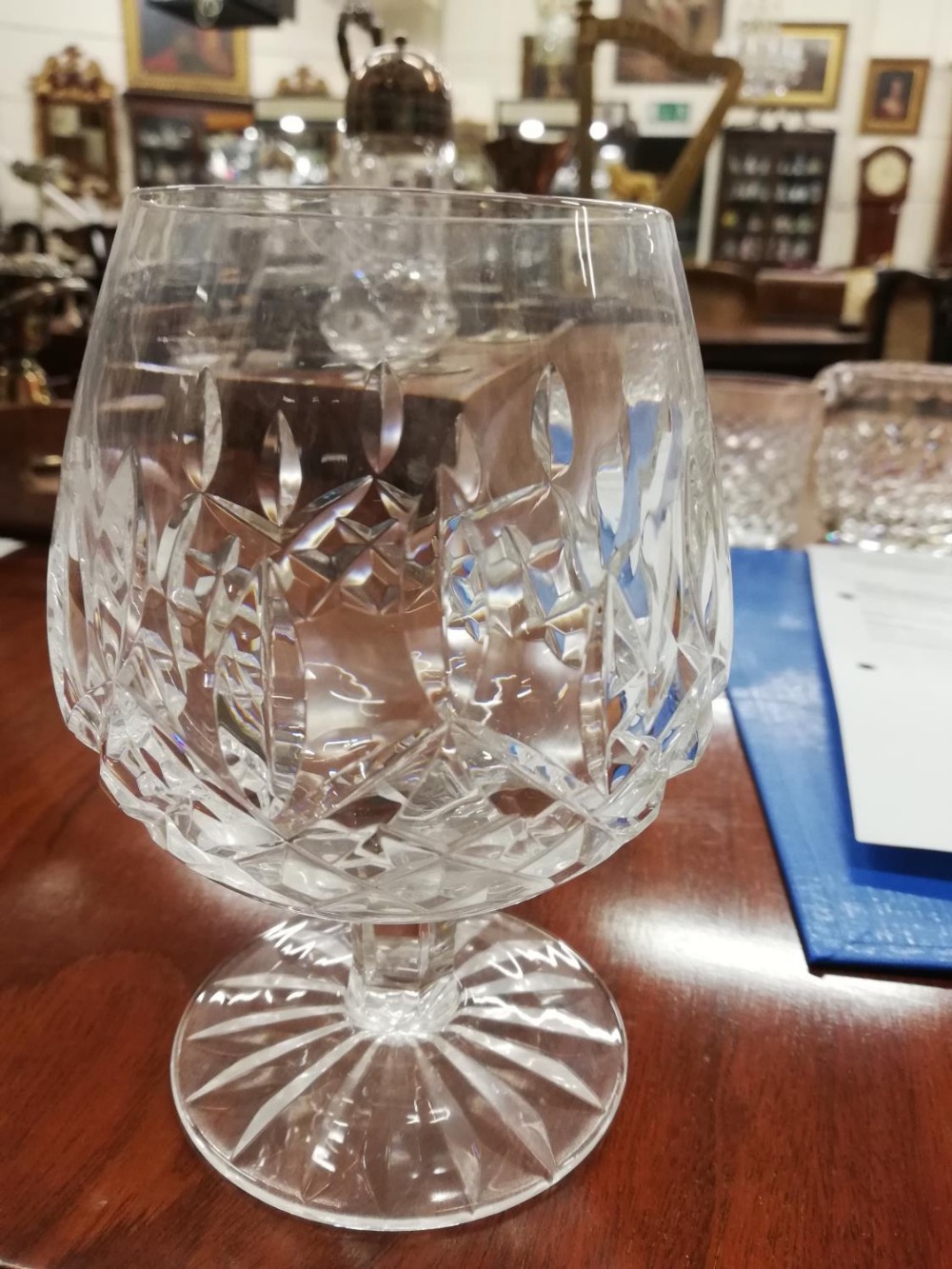 A collection of Waterford and other crystal Glass, comprising four decanters, a pair of jars with - Bild 11 aus 19