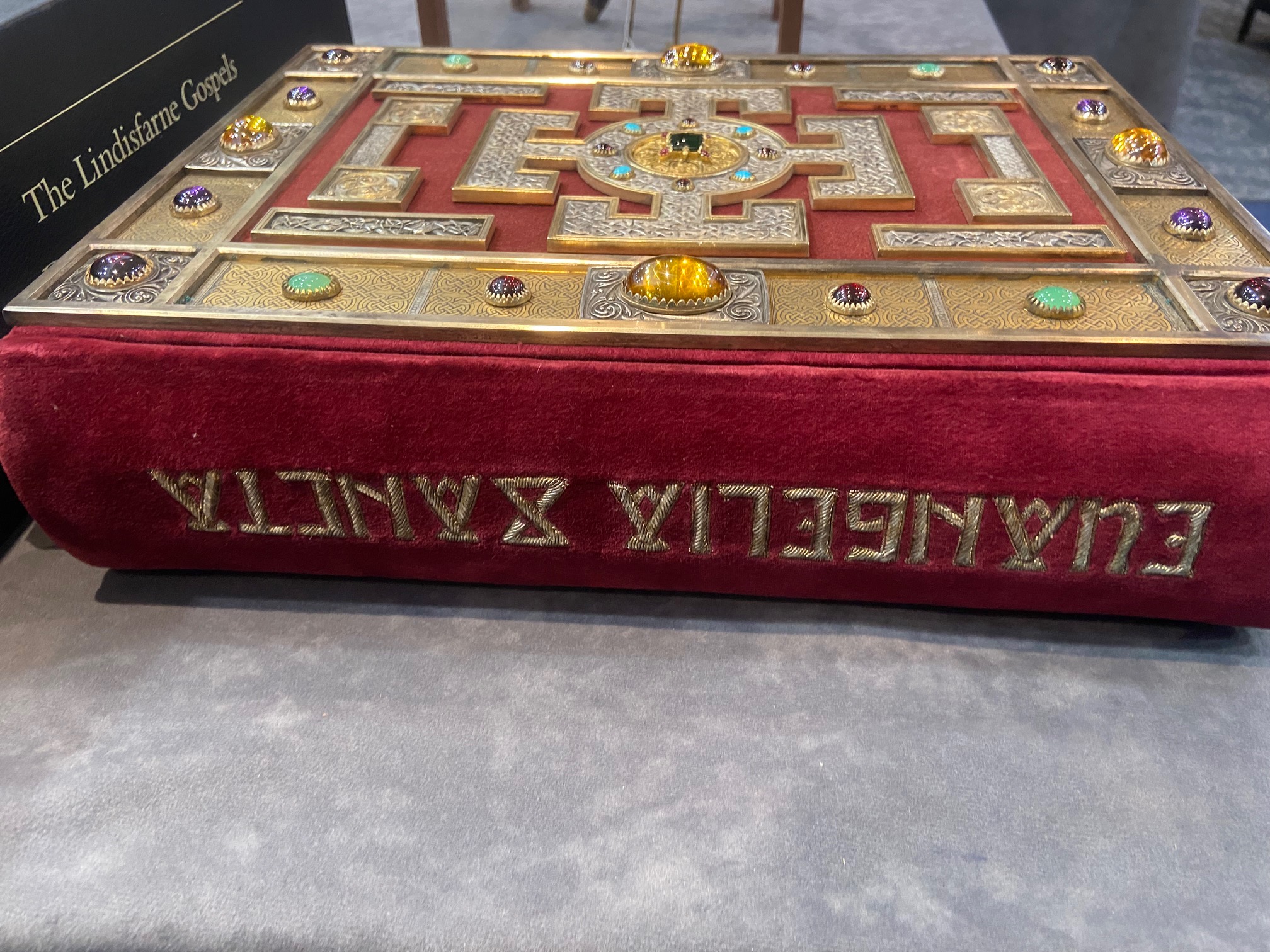 The Lindisfarne Gospels  A True Masterpiece of Fine Facsimile Production Evangelia Sancta - Image 34 of 49