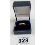 22K gold wedding band. Size M, W: 5.4g