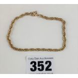9k gold bracelet. 7”, W: 3.7g