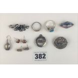 4 silver brooches, 2 rings, 2 pairs of earrings and single earring. W: 1.2ozt