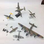 6 assorted WWII airplane models