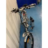 E-Wayfarer electric bike with keys, 2 spare batteries and 2 chargers. Silver colour