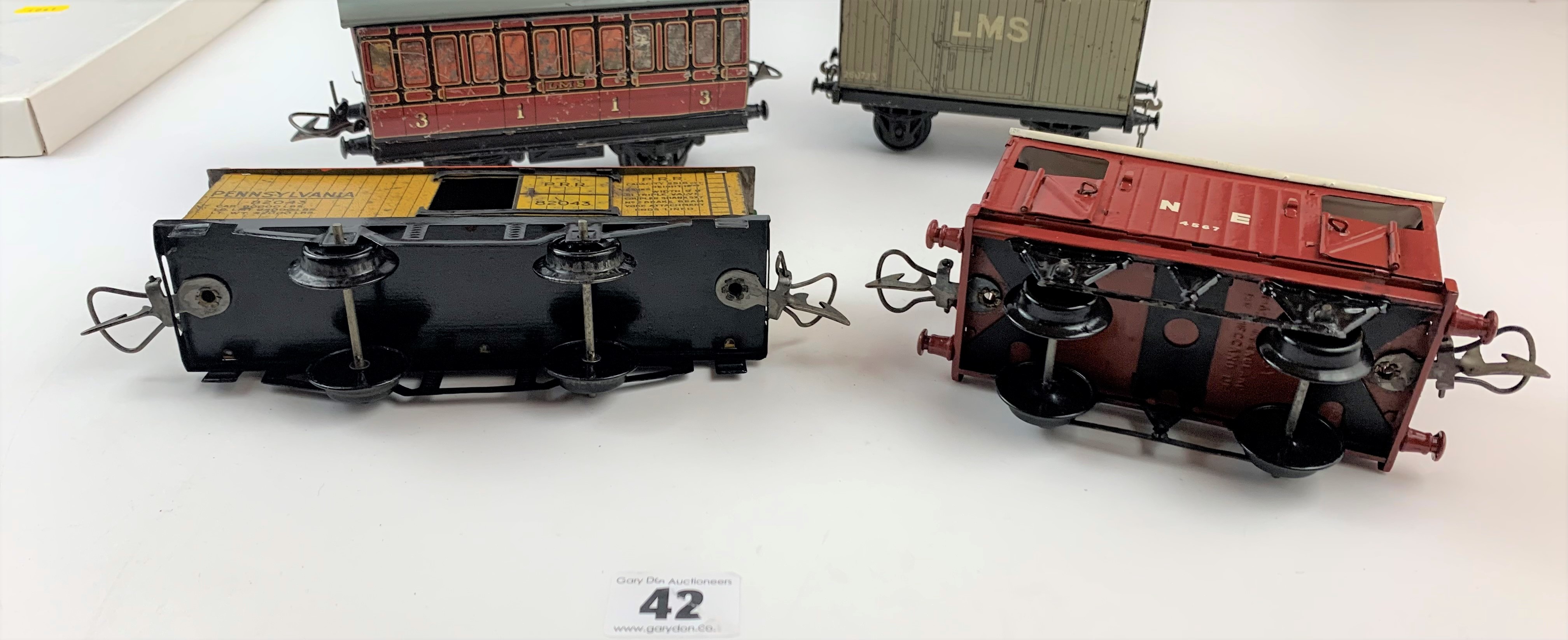 Hornby ‘O’ gauge – Coach no. 1 LMS 4w, Brake Van NE4567 4w, Box car USA 4w and Van LMS 260723 non - Image 4 of 8