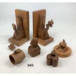 Collection of critter oak – Pair of Wrenman bookends (1 broken), Wrenman heart shaped trinket box,