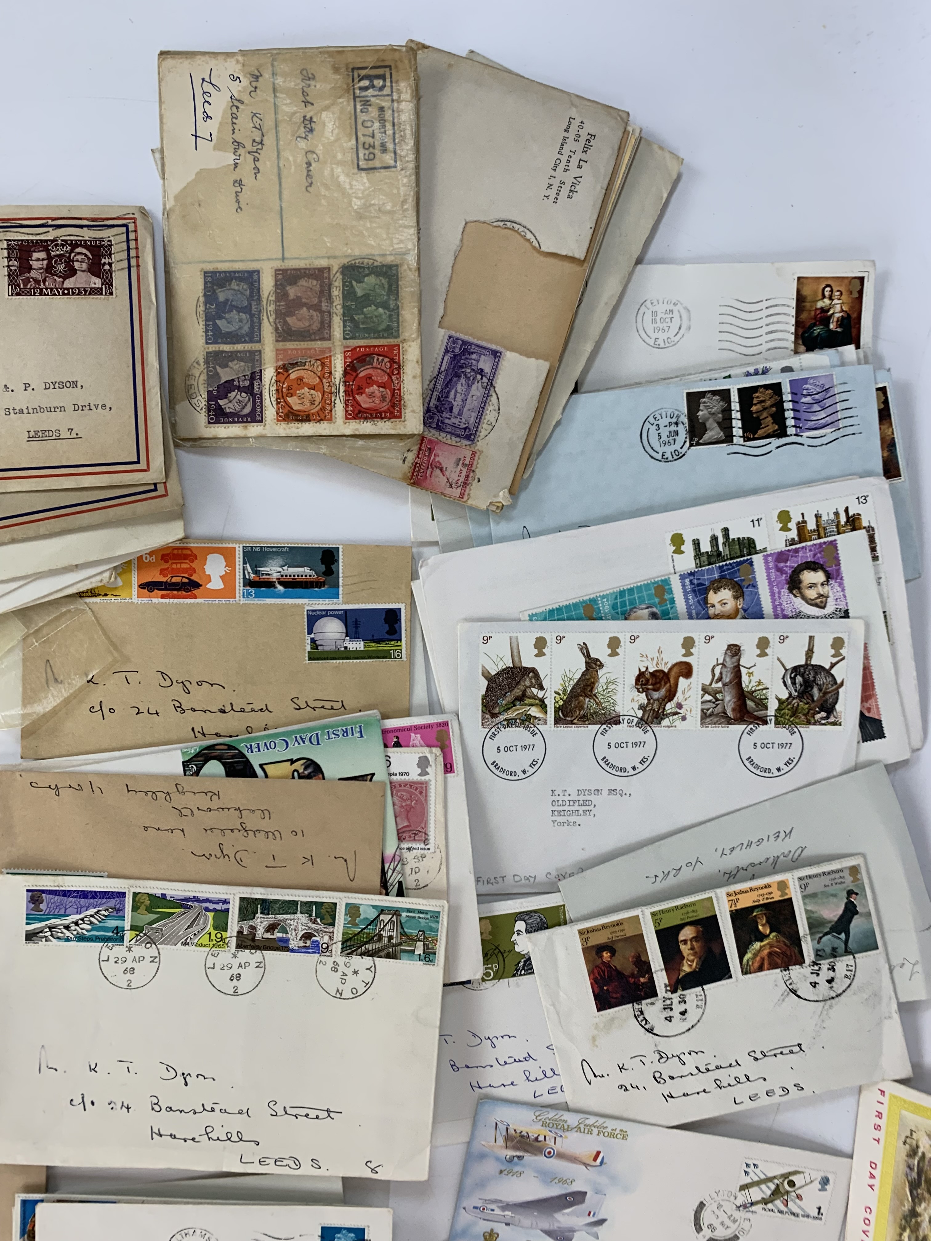 Box of assorted old first day covers, stamps and envelopes inc. Ceylon - Image 3 of 5