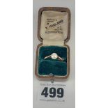 9k gold ring with pearl, size P, w: 2.6 gms