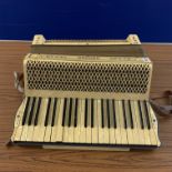 Hohner Tango IV piano accordion