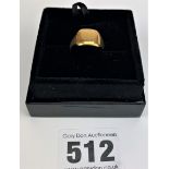 22k gold signet ring, size K/L, w: 6.1 gms