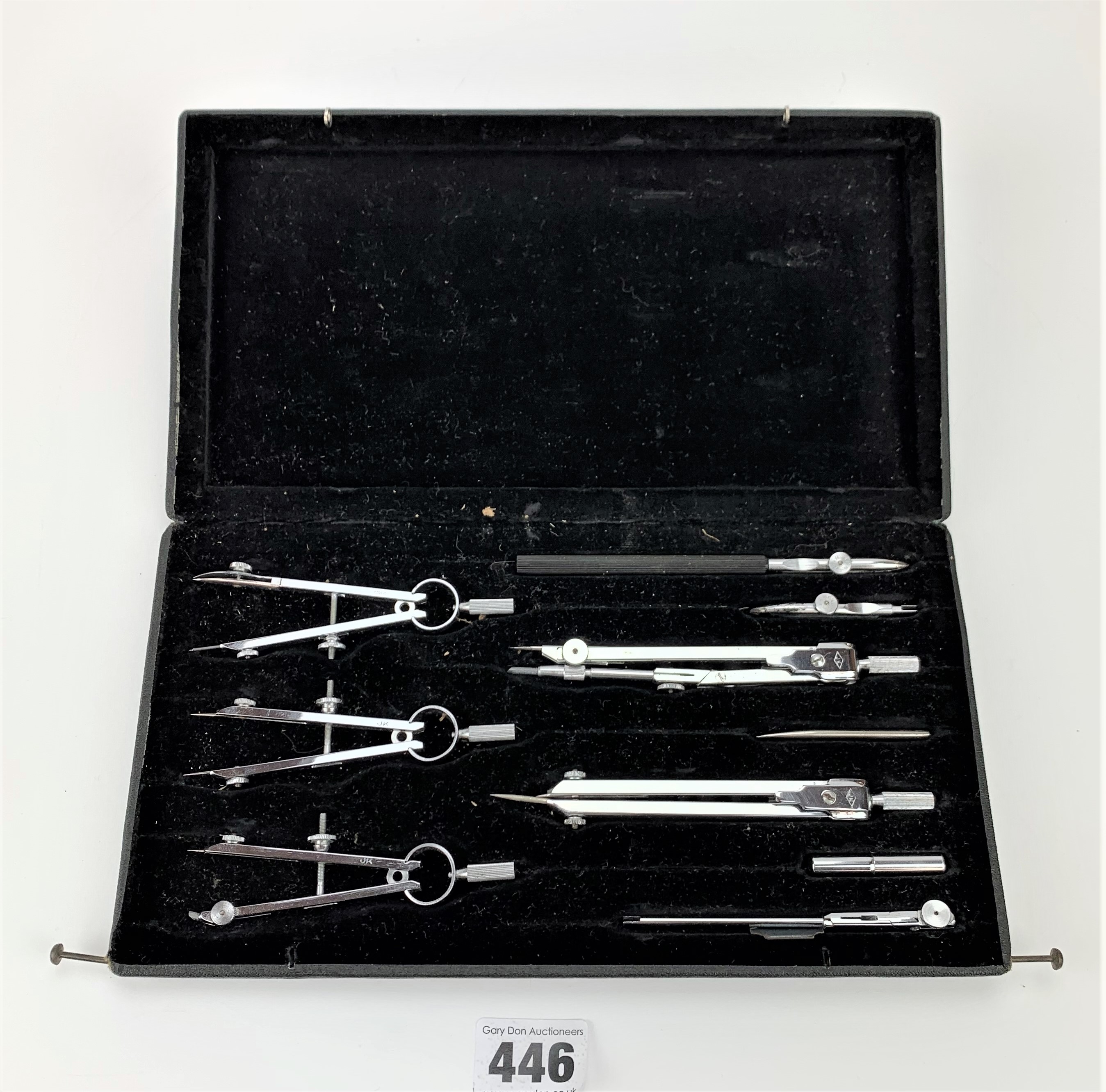 Cased drawing set