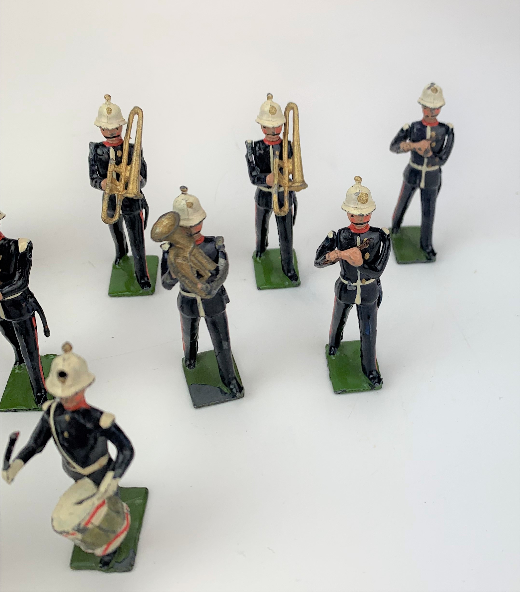 20 Britains Marine Band figures - Image 5 of 9