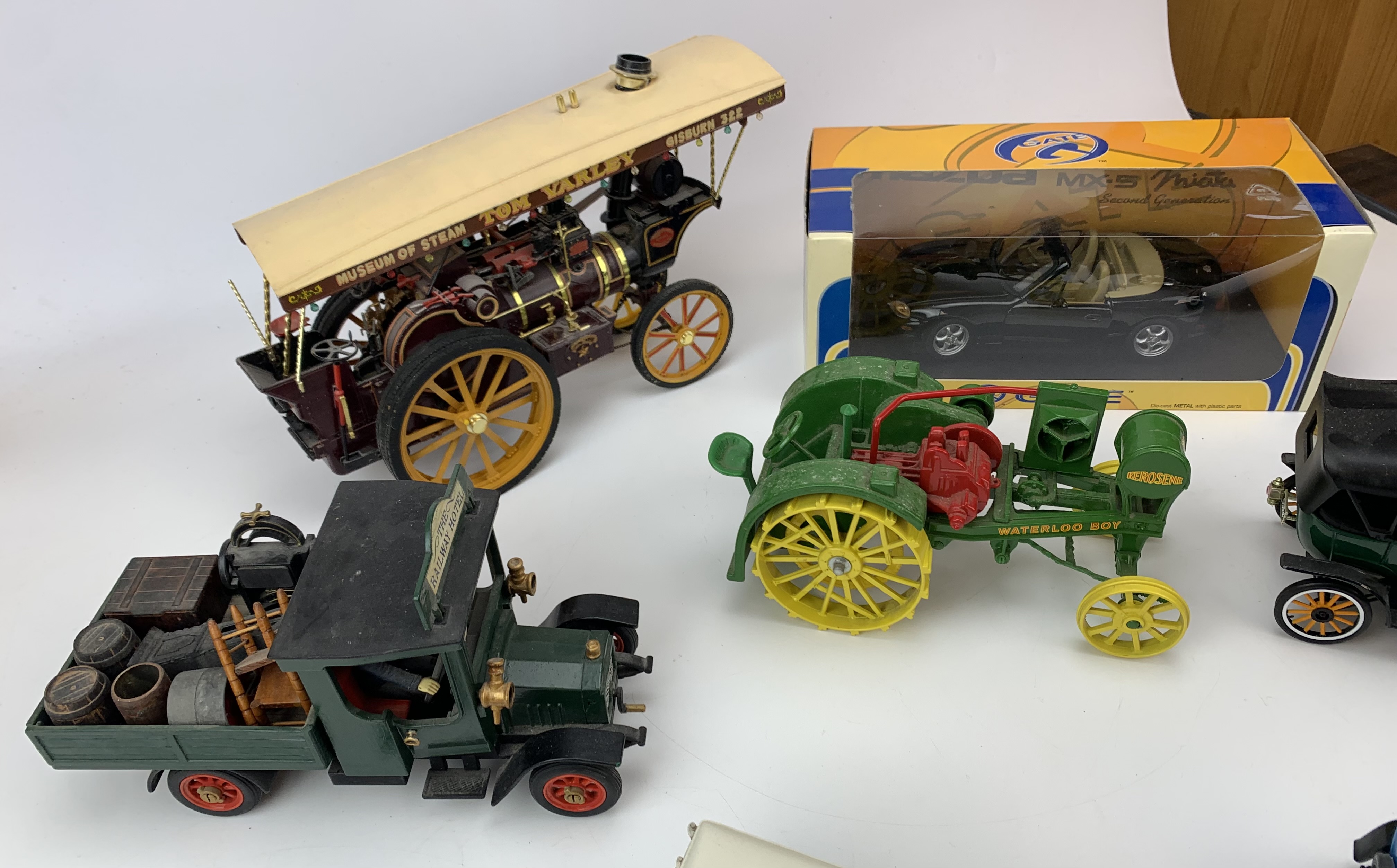 5 loose model cars, boxed Gate Mazda NX5, model Museum of Steam Tom Varley and Waterloo Boy tractor - Image 4 of 17