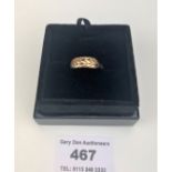 9k gold ring, size Q, w: 1.8 gms