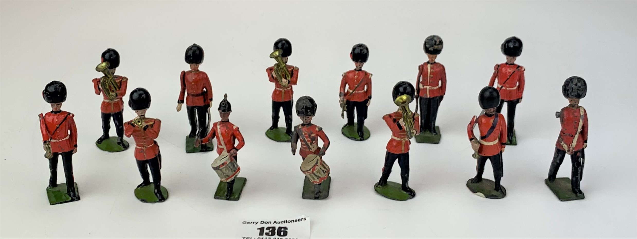 13 Britains metal Guardsmen band figures (1 damaged)
