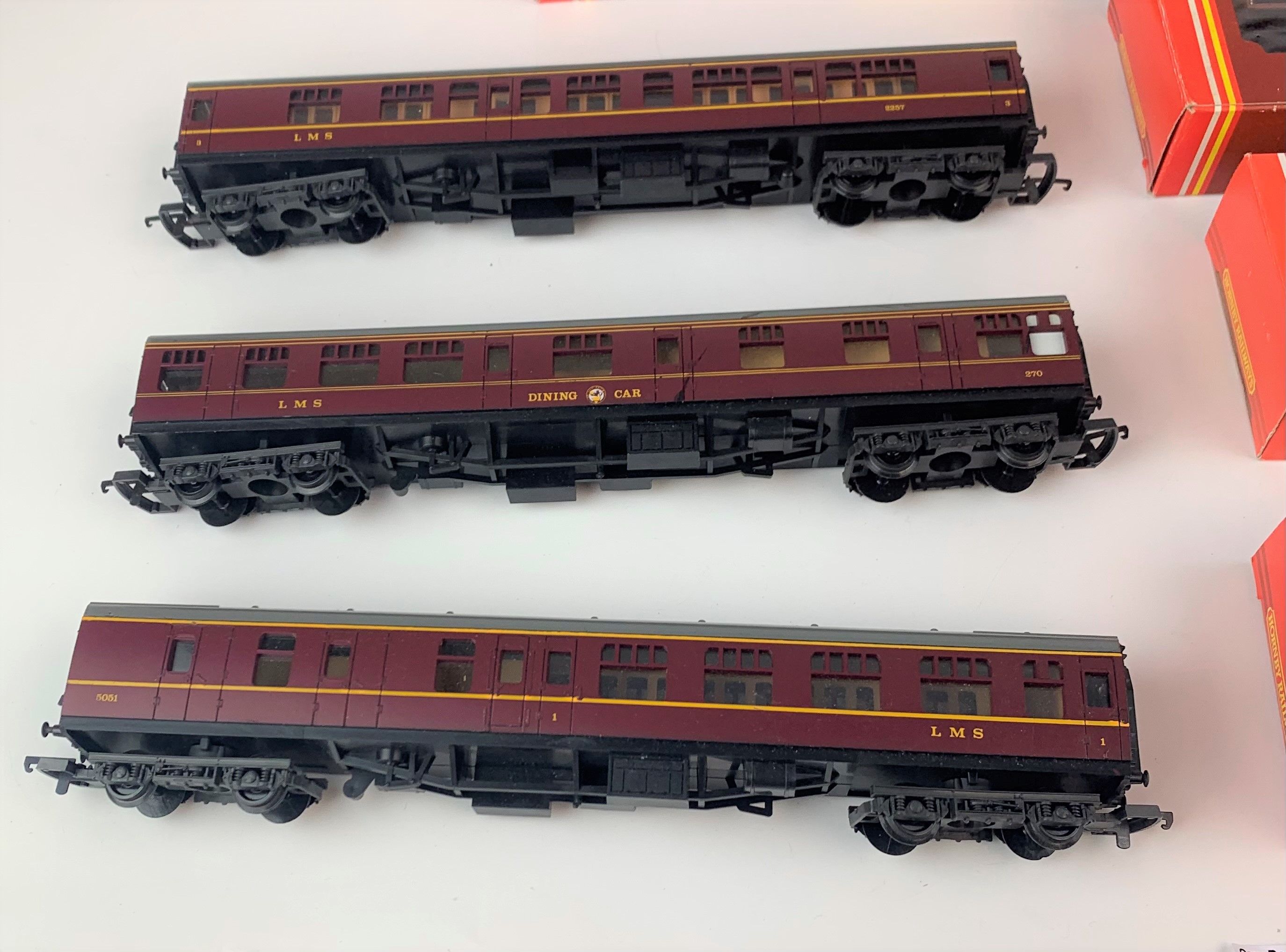 Hornby LMS 00 - 2 boxed carriages, 3 loose , 2 boxed brake vans1 boxed tank wagon - Image 4 of 8