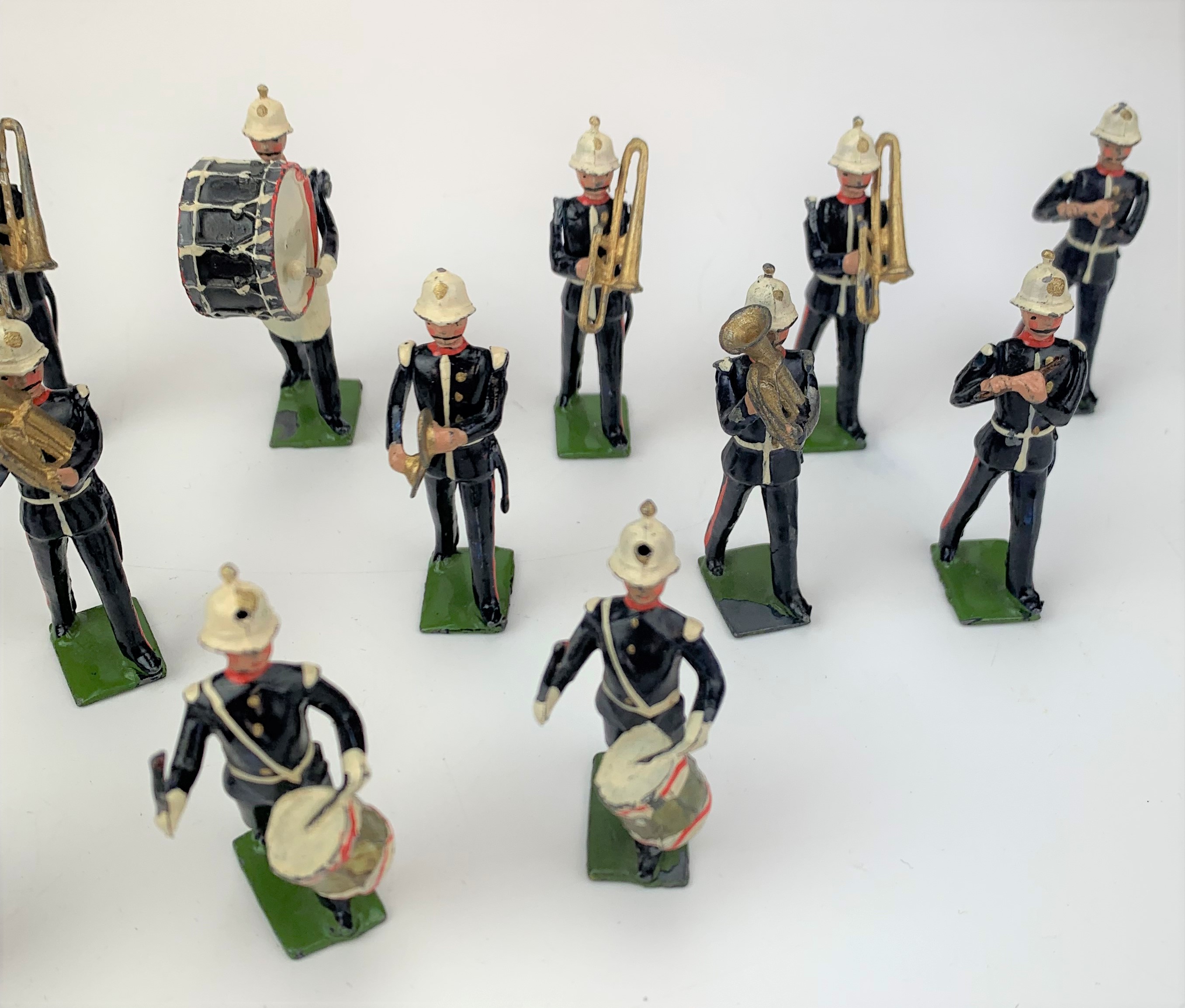 20 Britains Marine Band figures - Image 4 of 9