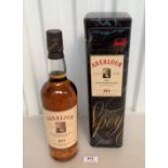 Tin with Aberlour Single Highland Malt Scotch Whisky, aged 10 years, 70 cl