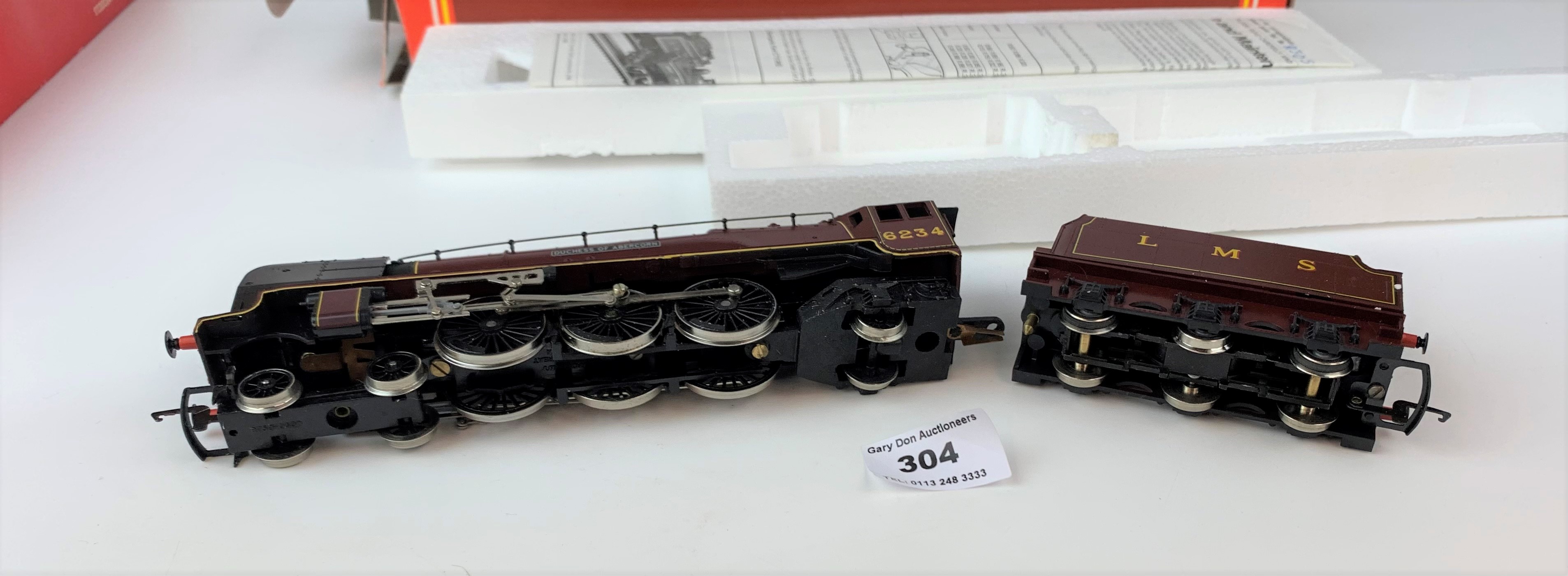 2 boxed Hornby 00 locomotive – R305 LMS Coronation Class ‘Duchess of Abercorn’ R842 LMS Class 5 Loco - Image 5 of 8