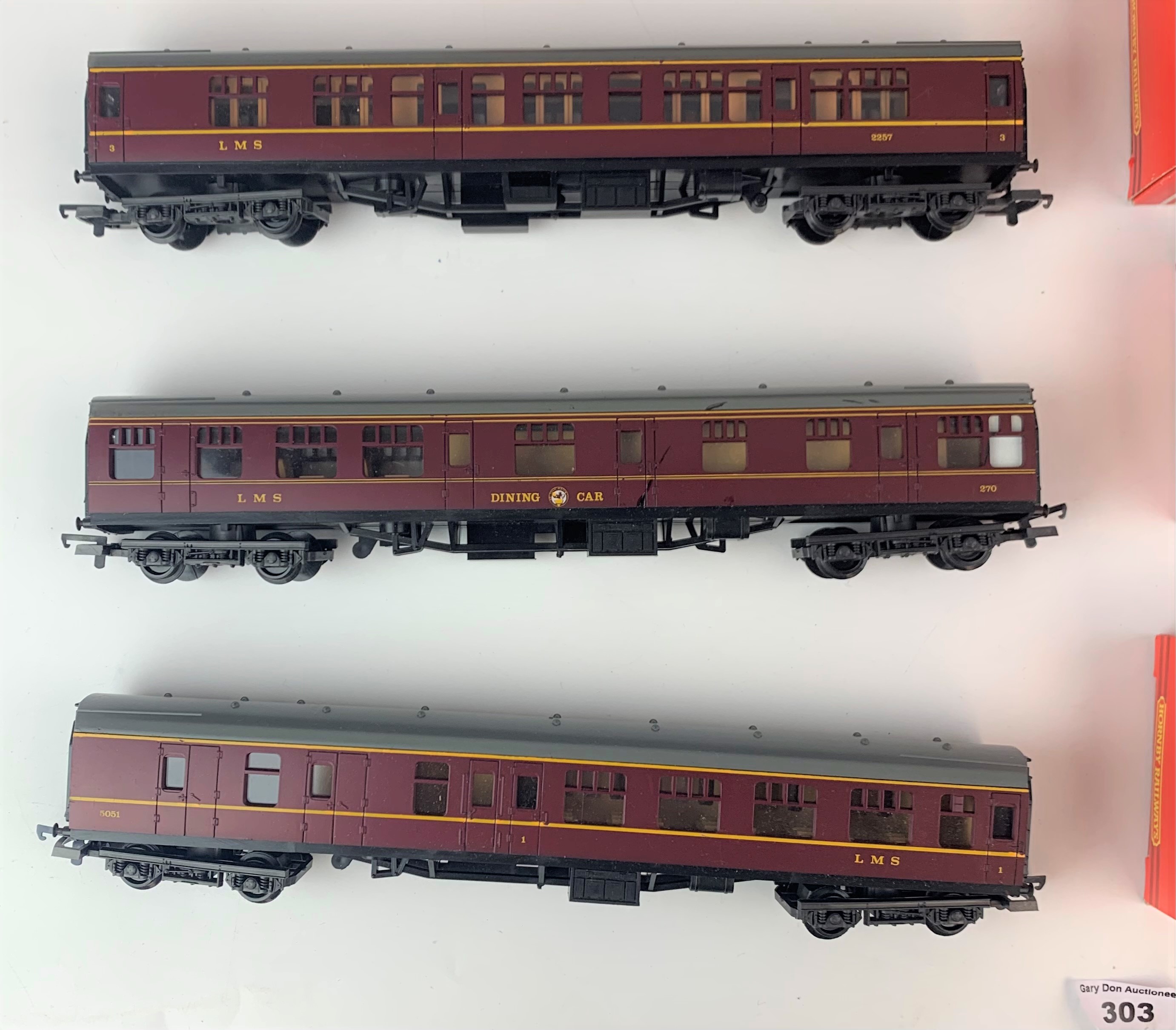 Hornby LMS 00 - 2 boxed carriages, 3 loose , 2 boxed brake vans1 boxed tank wagon - Image 3 of 8