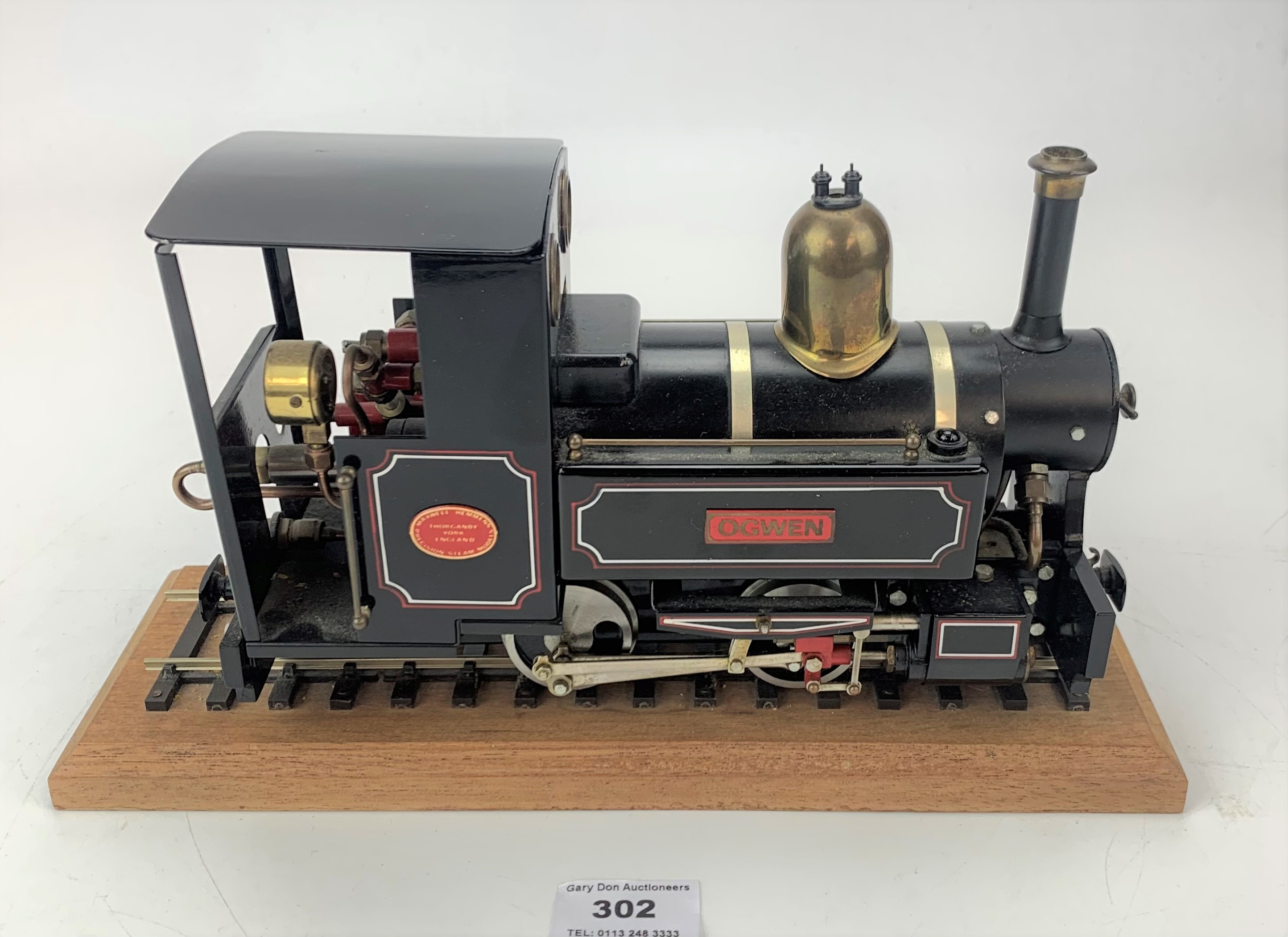 Steam train ‘Ogwen’ wood base and rail and receipt from Maxwell Hemmens Precision Steam Models - Image 4 of 6