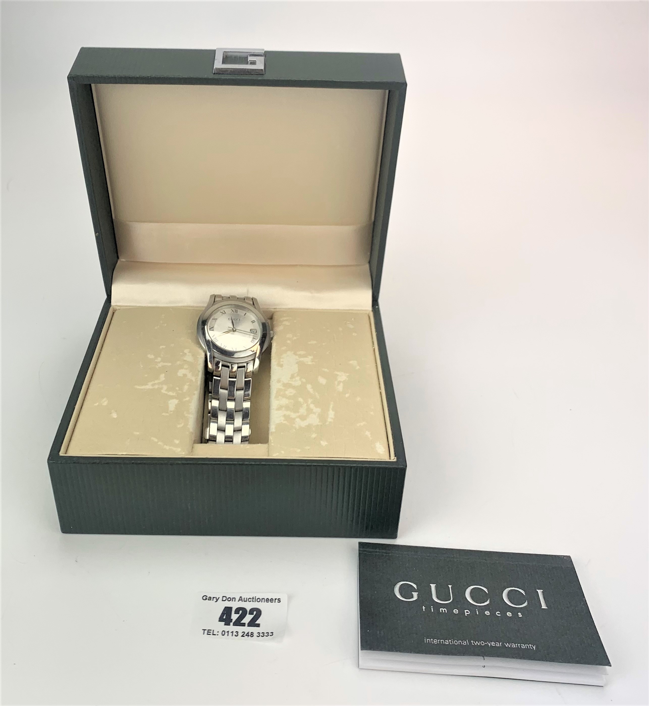 Boxed Gucci stainless steel gents watch with instructions, not running