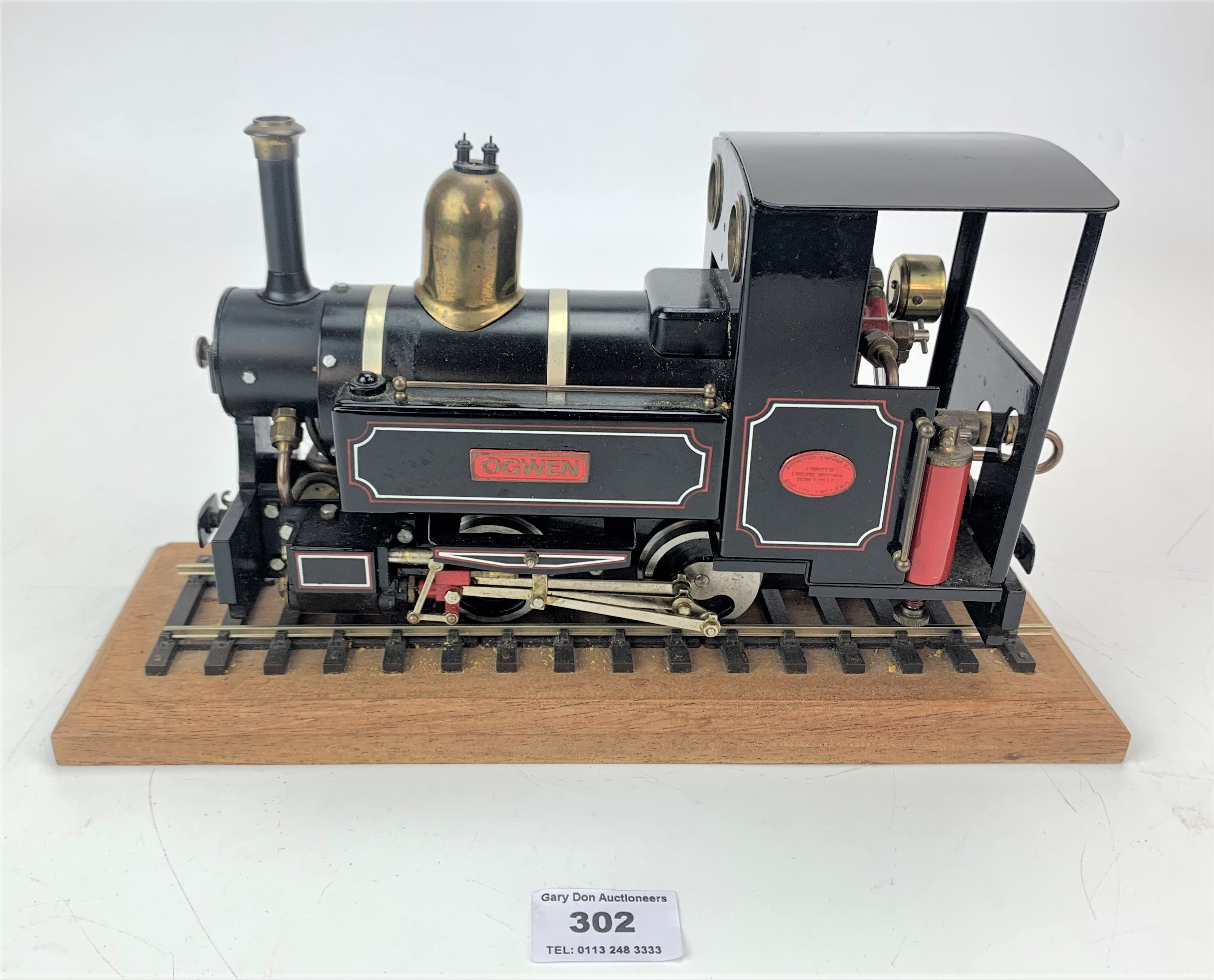 Steam train ‘Ogwen’ wood base and rail and receipt from Maxwell Hemmens Precision Steam Models - Image 2 of 6