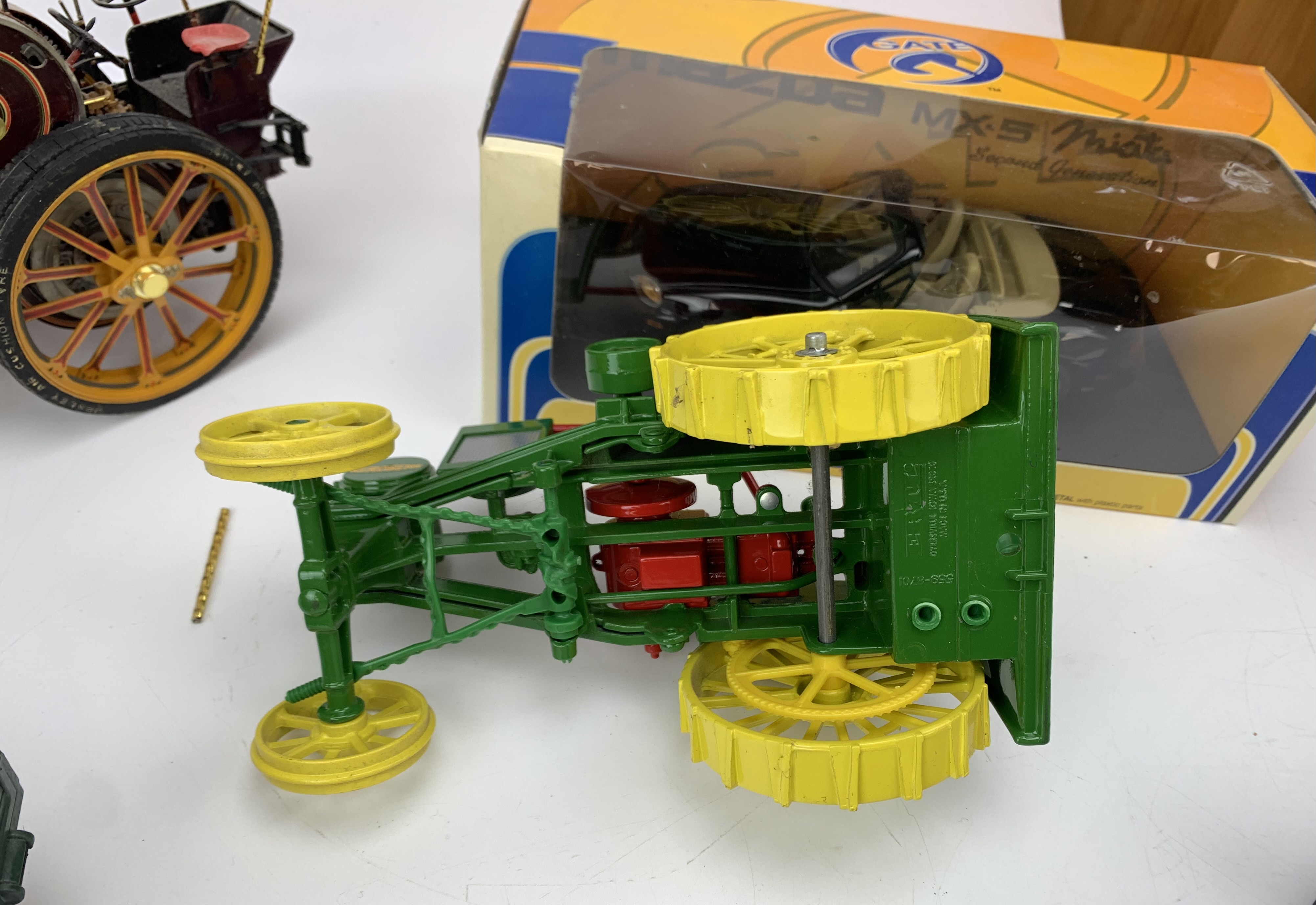 5 loose model cars, boxed Gate Mazda NX5, model Museum of Steam Tom Varley and Waterloo Boy tractor - Image 15 of 17