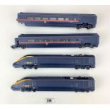 2 loose Hornby GNER engines and 2 carriages