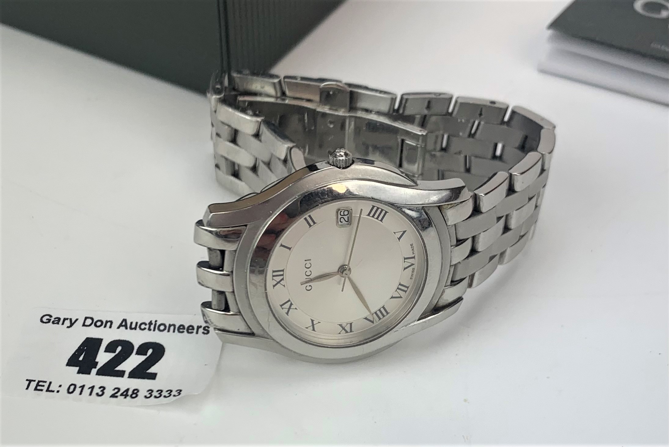 Boxed Gucci stainless steel gents watch with instructions, not running - Image 5 of 9