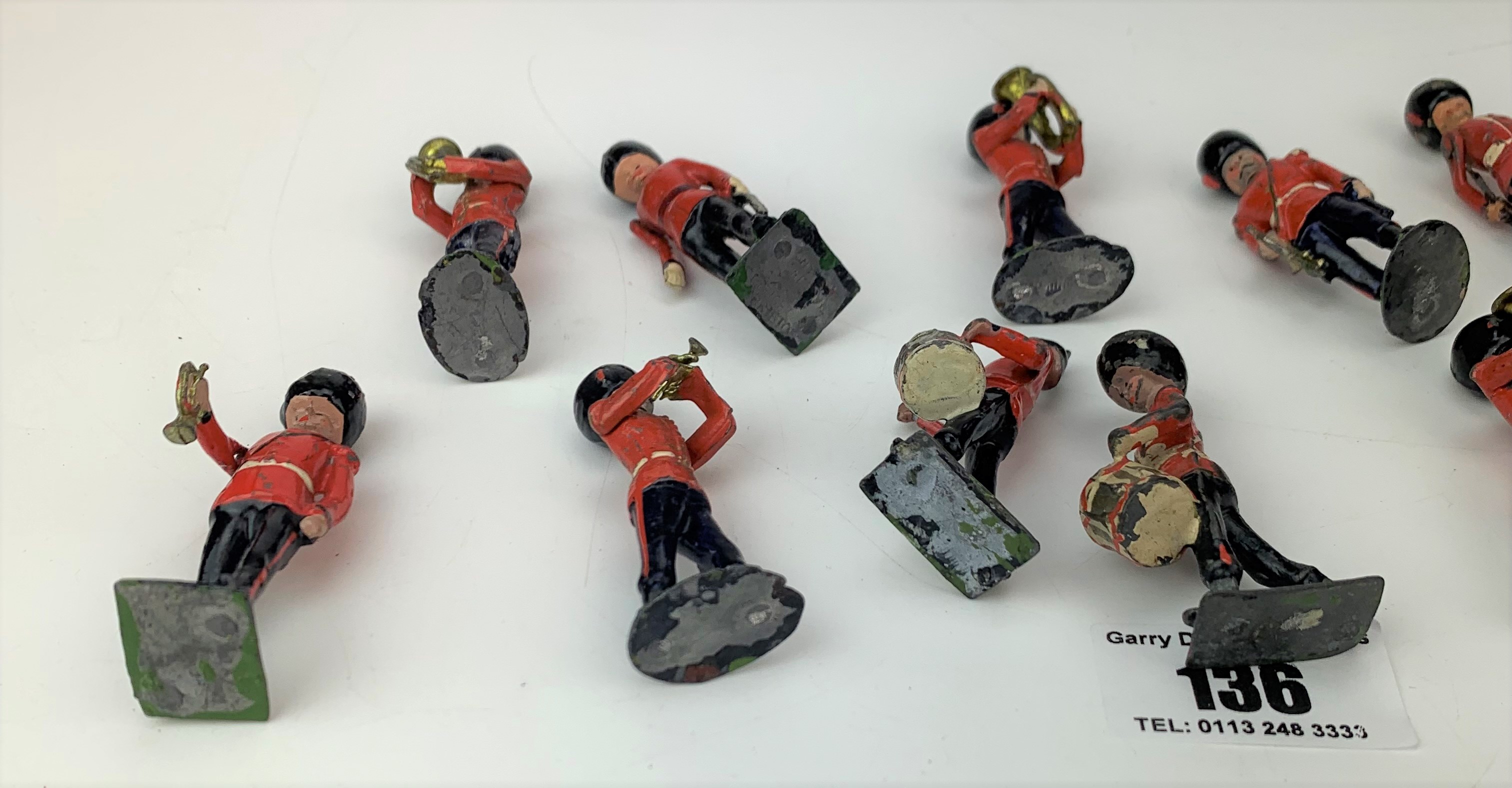 13 Britains metal Guardsmen band figures (1 damaged) - Image 7 of 8