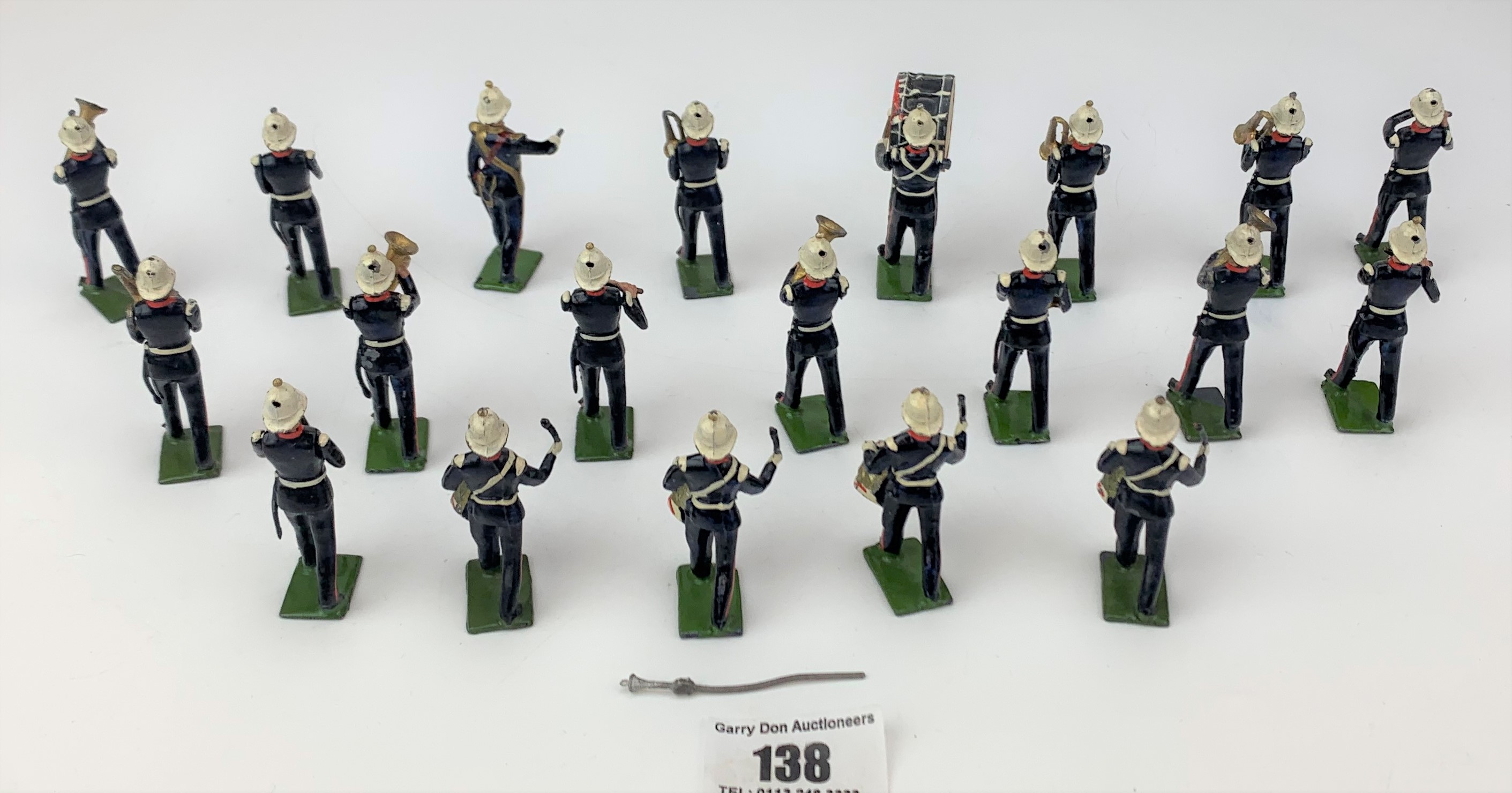20 Britains Marine Band figures - Image 6 of 9